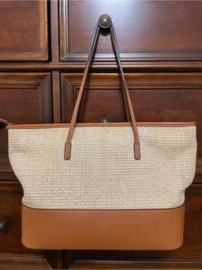Izzy & Ali Woven Straw Vegan Leather Trim Tote Bag